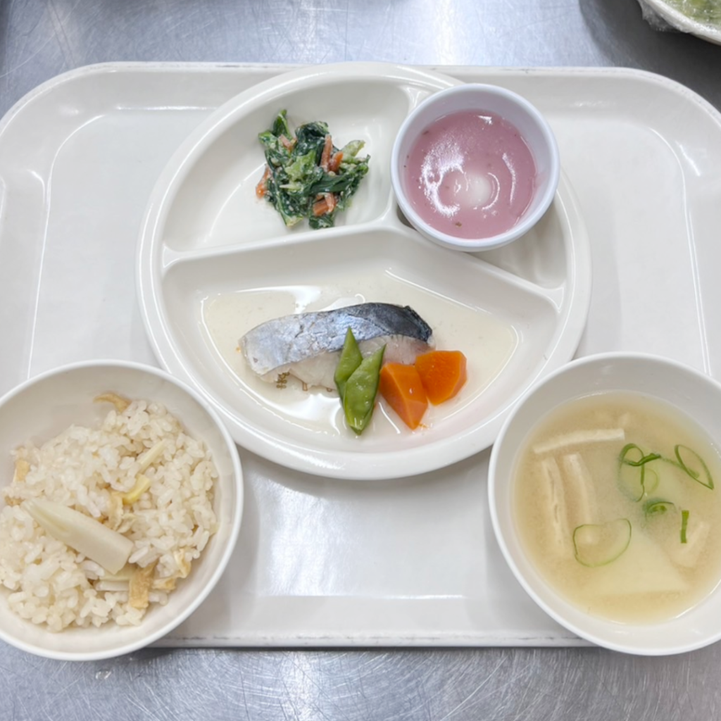 竹の子ご飯　幼稚園　給食　春の味覚